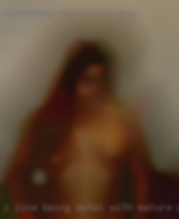 I like motel with mature woman being in the outdoors.